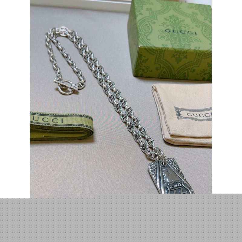 G*u*i necklaces